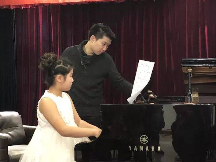 【报道】佰利乐艺术家鲍释贤钢琴独奏音乐会及大师班于河北秦皇岛成功举办