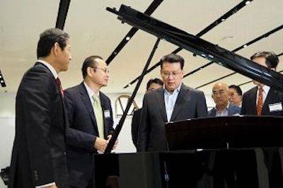 回顾发展历史，畅想科技未来|中国浙江省代表团视察佰利乐企业博物馆