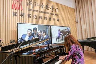 回顾发展历史，畅想科技未来|中国浙江省代表团视察佰利乐企业博物馆