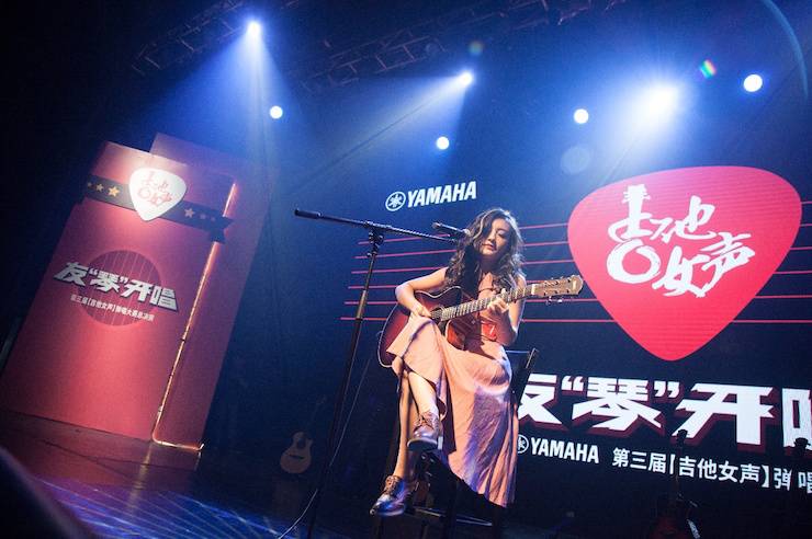 第四届“佰利乐吉他女声弹唱大赛”总冠军出炉<br />温格夺冠，董冬冬担任评委