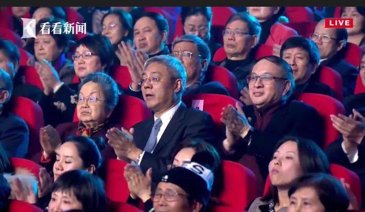 主持界泰斗叶惠贤力赞佰利乐未来艺术家刘明康：“很难相信，这么悠扬的琴声出自一位自闭症少年的手里！”