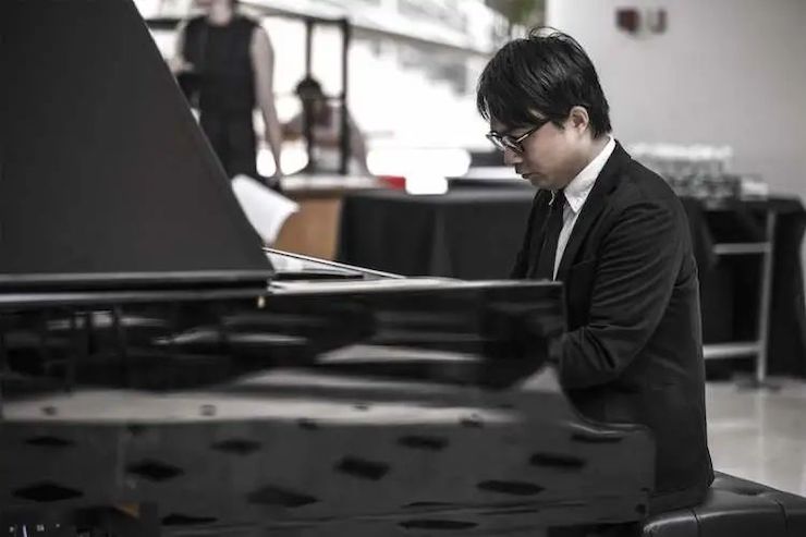 宋思衡的“宅抗疫” | 挑战主播、筹集口罩、闭关作曲，这位取消了20场演出的钢琴家原来这么忙！