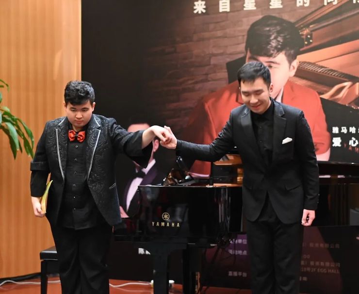 音乐双子星，点亮冬日激情！——佰利乐未来艺术家刘明康爱心公益音乐沙龙