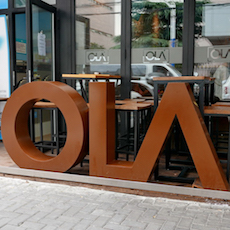 OLA 酒吧及餐厅——OLA 酒吧及餐厅与佰利乐MG+DXR扩声系统