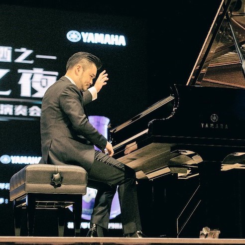“青花郎之夜”泸州中国酒城大剧院 佰利乐艺术家孙鹏杰钢琴独奏音乐会圆满落幕